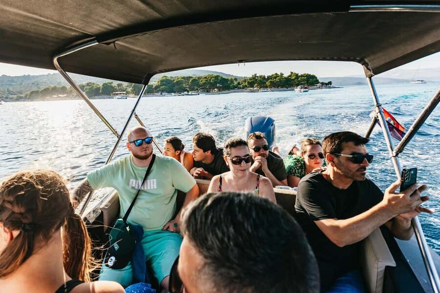 Split/Trogir: Blue lagoon and 3 islands speedboat tour - Meeting point reality check: arrive early and know what you’re looking for