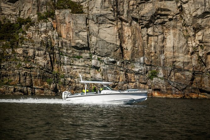 Stavanger: Guided Lysefjord Safari on Speedboat - Lysefjordbrua stop: the fjord scale and what to watch for