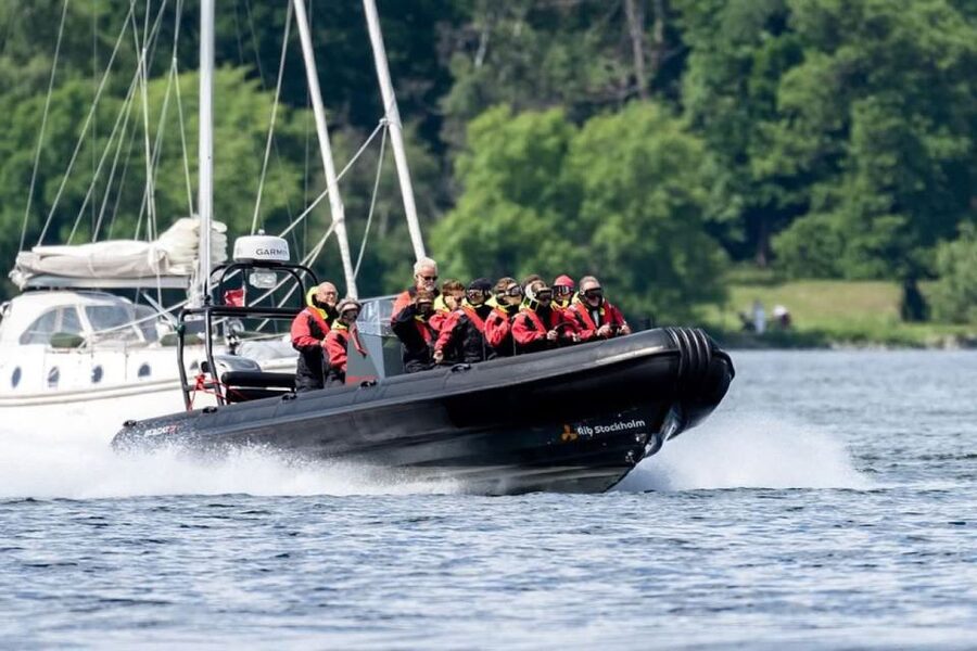 Stockholm: 2-Hour RIB Speed Boat Tour of the Archipelago - The winter gear isn’t a gimmick