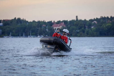 Stockholm: RIB Speed boat tour incl. island visit - Dock 17 Strandvägen: Getting Set for Wind, Spray, and Speed