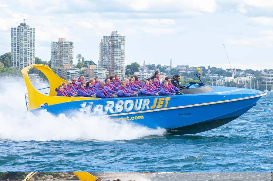 Sydney: 30-Minute Jet Boat Ride from Darling Harbour - Darling Harbour to Cockle Bay: finding your boat fast