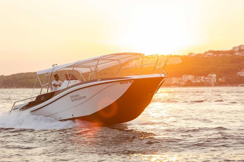 TROGIR: Blue Lagoon & 3 Islands Half-day Speedboat tour - The Boat Ride: Panoramic Views Without the Long Haul