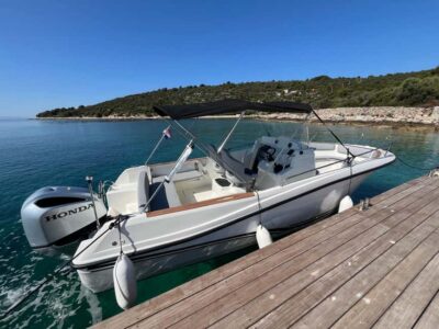 Trogir: Blue Lagoon and 3 Islands Speedboat Tour - The speedboat ride: fast, fun, and sometimes wet
