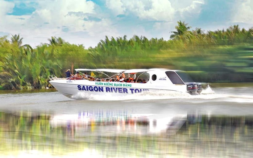 VIP Tour Authentic Mekong Delta & Local pagoda by SpeedBoat - Morning market and Hung Long Pagoda: start with people, not photos