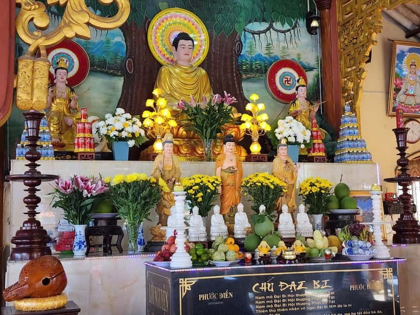 VIP Tour Authentic Mekong Delta & Local pagoda by SpeedBoat - Rowing into the canal network: the part you’ll remember