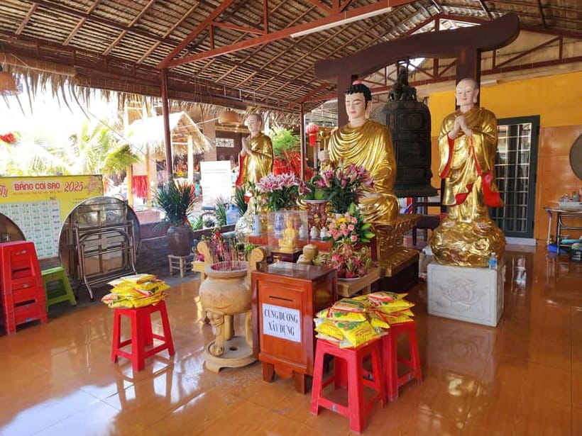 VIP Tour Authentic Mekong Delta & Local pagoda by SpeedBoat - Don Ca Tai Tu folk music and the Lambro tuk-tuk ride