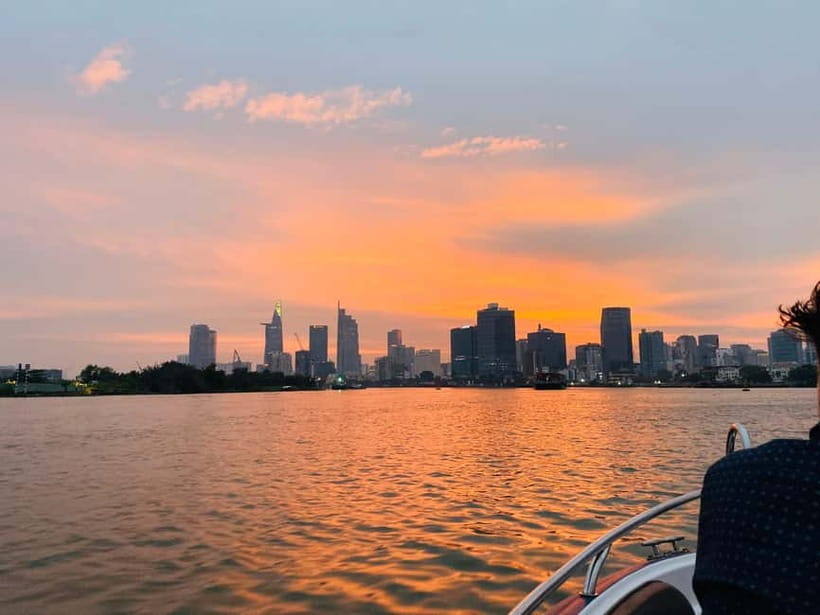 VIP Tour Enjoy Romantic Sunset by Speed Boat Free Cocktail - Who should book this, and who should skip it
