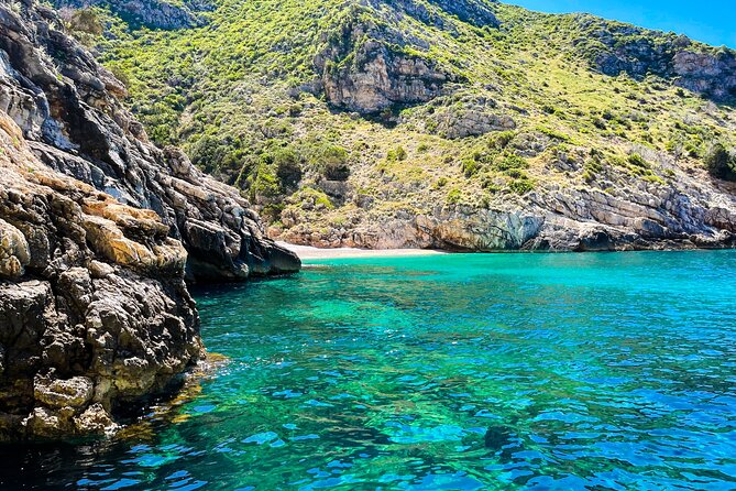 Vlore: Dafina Bay and Haxhi Ali Cave Private Speedboat Tour - From Vlora to Haxhi Ali Cave: the private speedboat start