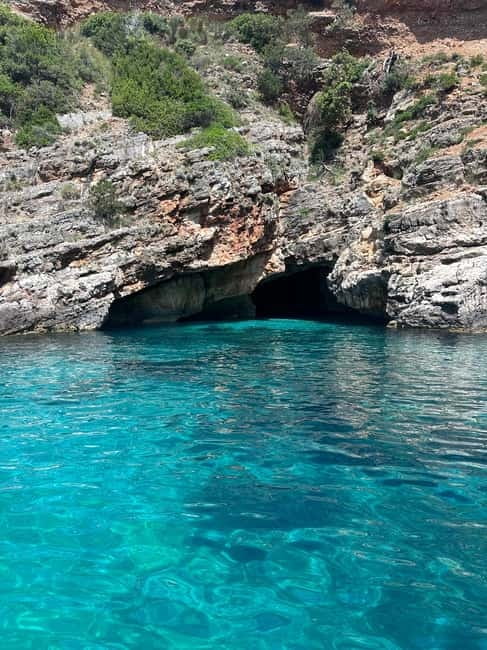 Vlore: Dafina Cave & Haxhi Ali Cave Speedboat Guided Tour - Speedboat Transfer: The 40-Minute Ride Out to Haxhi Ali