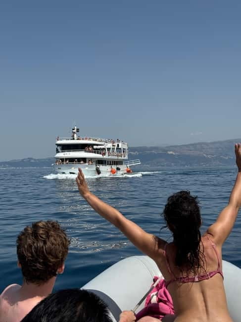Vlorë: Sazan Island & Haxhi Ali Cave Speedboat Experience - Speedboat from Vlora Promenade: fast start, big sea views