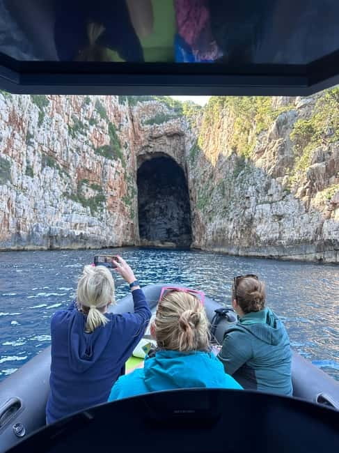 Vlore: Sazan Island & Haxhi Ali Cave Speedboat Guided Tour - Meeting at Olympia Tiki Bar and getting on the water quickly