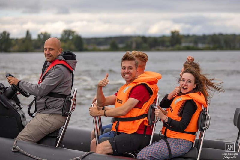 Warsaw: Explore the Vistula on Its Longest Speedboat Route - When the Ride Becomes a Speedboat: Sharp Turns, Waves, and Two Fast Bursts