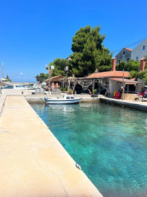 Zadar: 3 Island Speedboat Tour & Blue Bay Swim with Drinks - Ošljak island time: small, walkable, and very lived-in