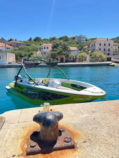 Zadar:3 Pearls of Zadar Speedboat Tour with Wine & Fruit - The Speedboat Part: Fun, Fast, and Run by the Skipper