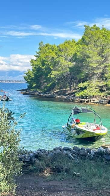 Zadar:3 Pearls of Zadar Speedboat Tour with Wine & Fruit - Your Half-Day Flow: From Zadar Out to Calm Coves
