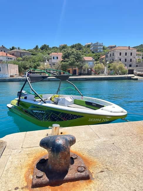 Zadar:3 Pearls of Zadar Speedboat Tour with Wine & Fruit - The Speedboat Part: Fun, Fast, and Run by the Skipper