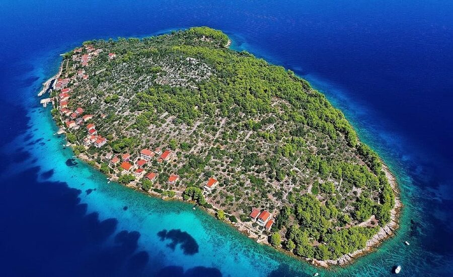 Zadar: RIB boat Tour to Hidden Bays with Snorkeling & Drinks - Frnaža Bay: the first swim-and-snorkel hour (and where the fish energy is)