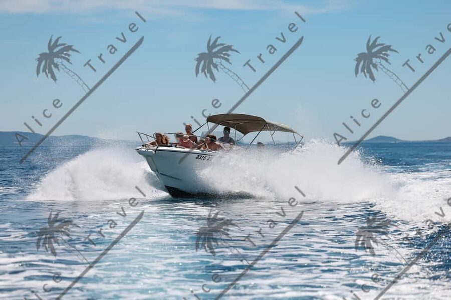 Zadar: Speedboat Escapade 3 stops & Snorkeling & Local Wine - Returning to Zadar: Last Coastal Views From the Boat
