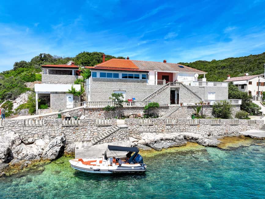 Zadar: Speedboat tour Best of 4 Islands 6 Stops with Lunch! - Sunken Ship Michelle: The Shipwreck Swim-Style Stop You’ll Remember