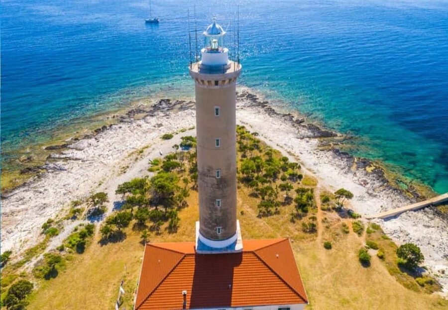 Zadar: Speedboat tour Best of 4 Islands 6 Stops with Lunch! - Uvala Frnaza on Ugljan: A Relaxed Final Swim Stop (30 Minutes)