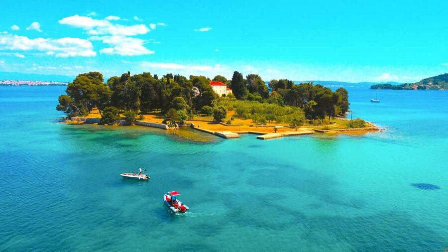 Zadar:Speedboat Tour Thrill Ride with Snorkeling on 3 island - Why a 4-hour speedboat tour fits Zadar so well