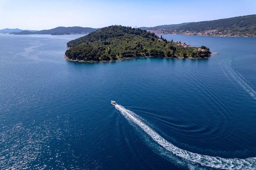 ★ Zadar: SpeedBoat Tour to 3 Islands - Swimming & Snorkeling - The Speedboat Ride: Fast Views, Photo Stops, and Sea-Spray Reality
