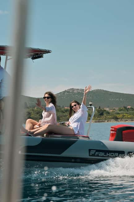 Zadar: Speedboat Tour with Snorkeling & Fruit All Inclusive - Where you meet at Zadar and how to stay on schedule
